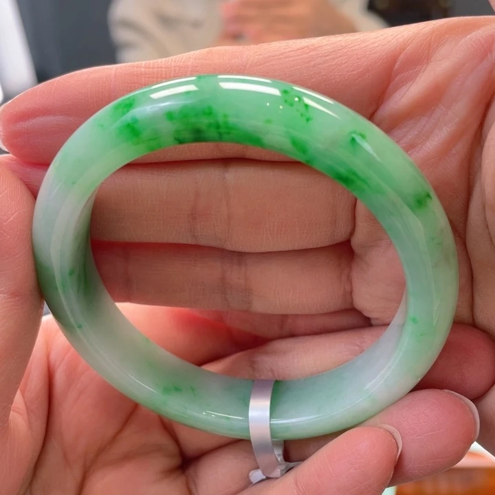 翡翠未镶嵌手镯缅甸翡翠