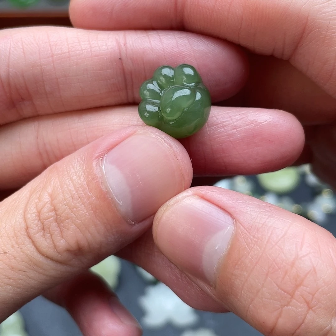 和田玉未镶嵌颈饰碧玉猫爪