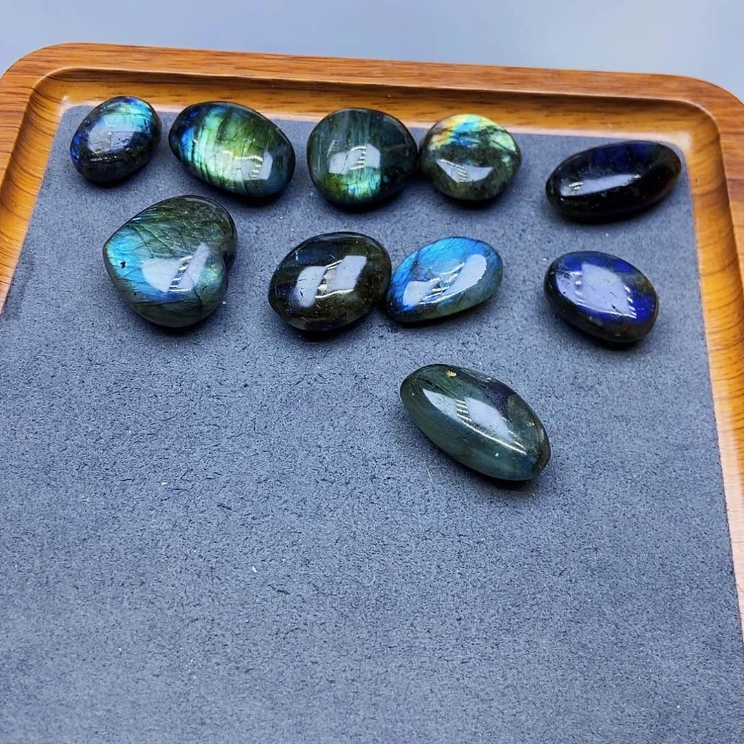 t***n颈饰银S925镶嵌紫晶