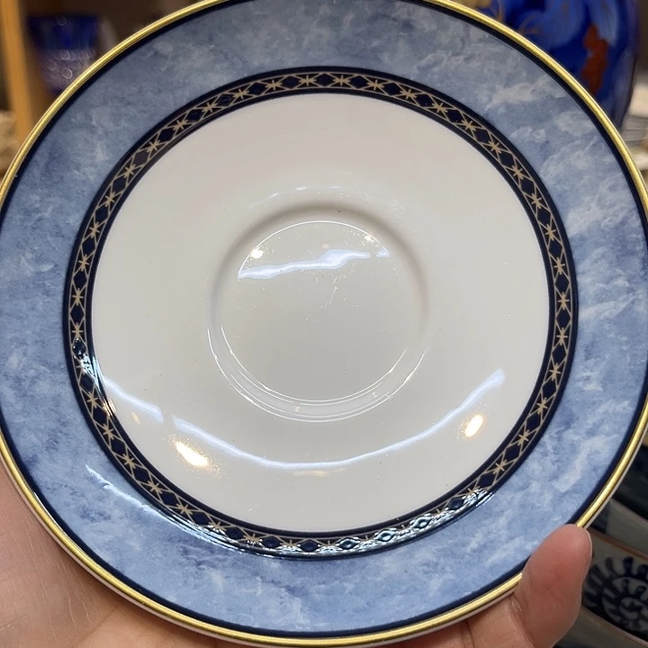 瓷片咖啡杯里的咖啡是我的最爱了