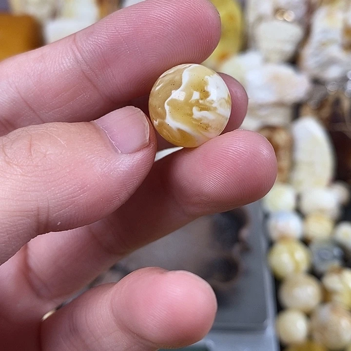 未镶嵌琥珀裸石我