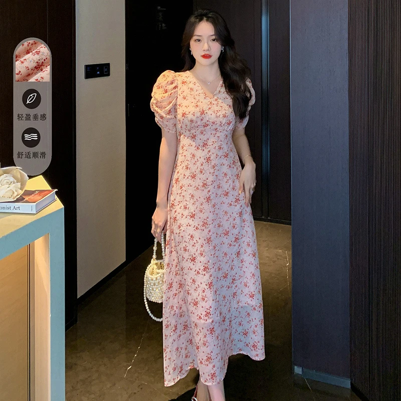 法式粉红碎花连衣裙女2025夏季新款气质V领泡泡袖收腰雪纺中长裙