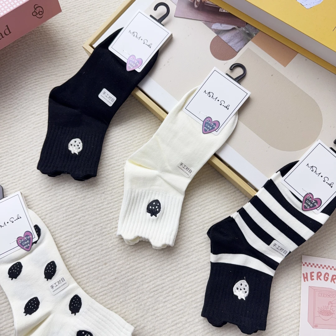 AC-7219 五双女袜休闲简约时尚中筒袜