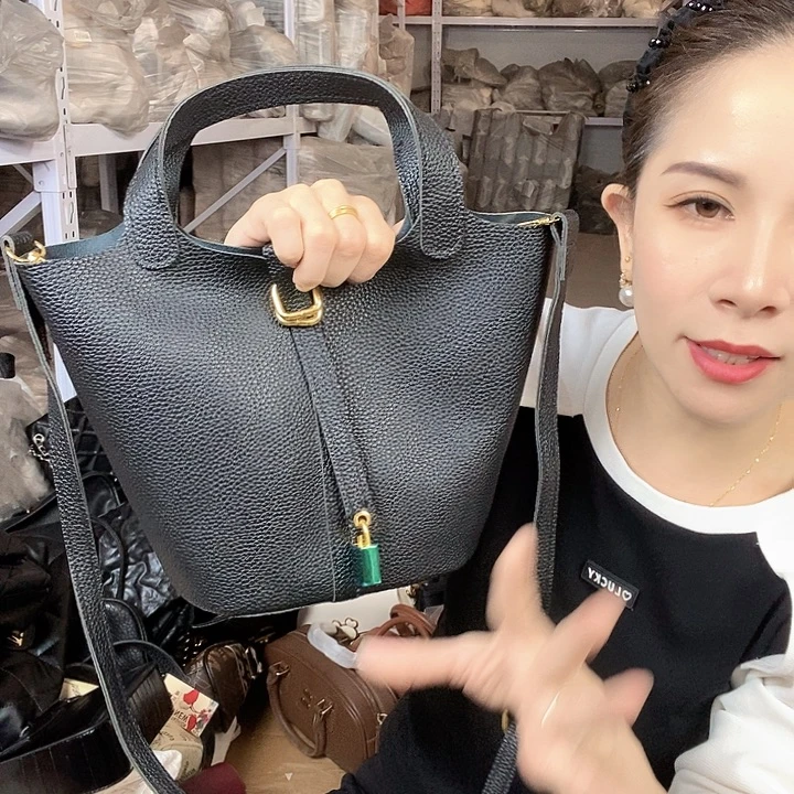 蚕丝小牛剖层皮革PU