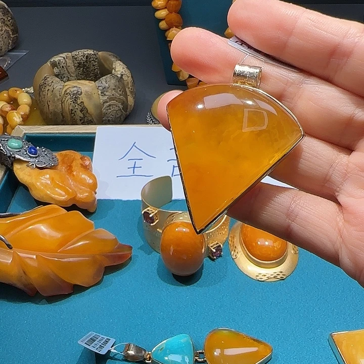 琥珀未镶嵌颈饰波兰设计款琥珀蜜蜡