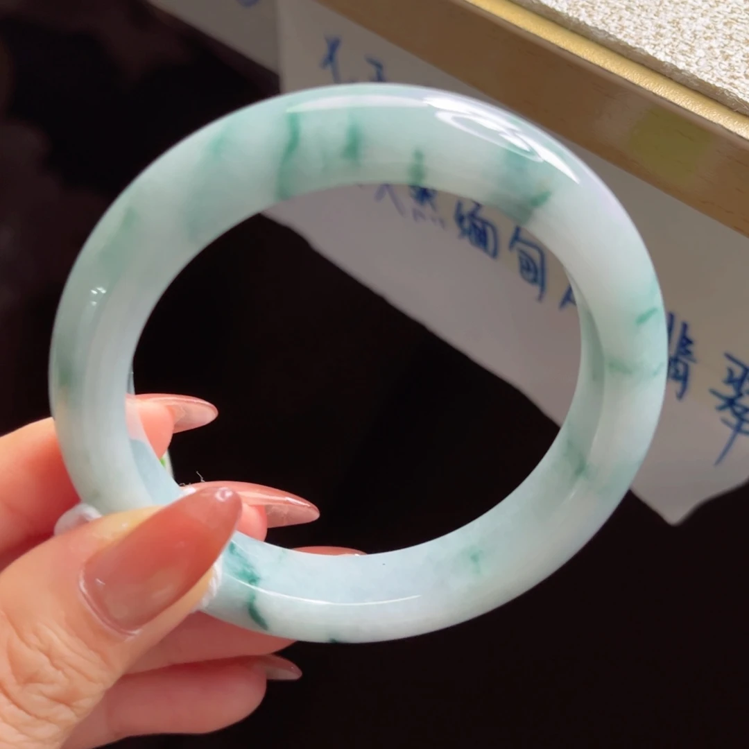 翡翠未镶嵌手镯手镯