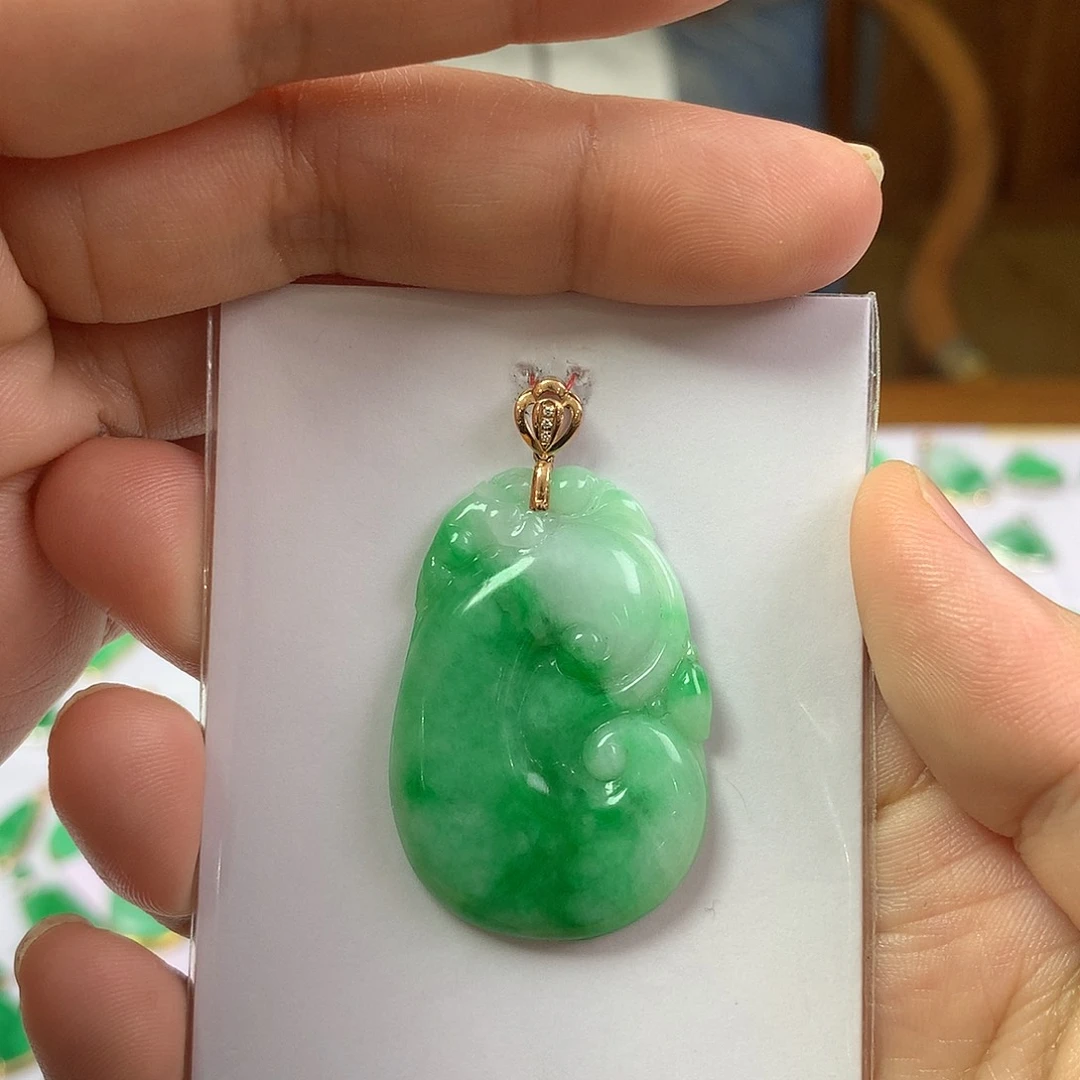 杏***芳翡翠18K金镶嵌颈饰翡翠首饰