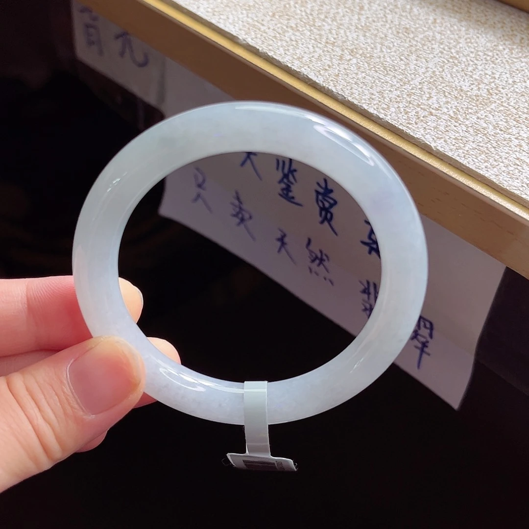 翡翠手镯未镶嵌手镯