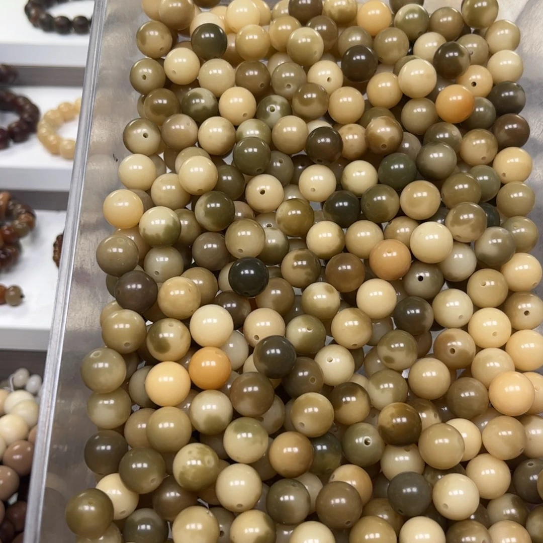 白玉菩提吊坠青咖飘花圆珠36颗