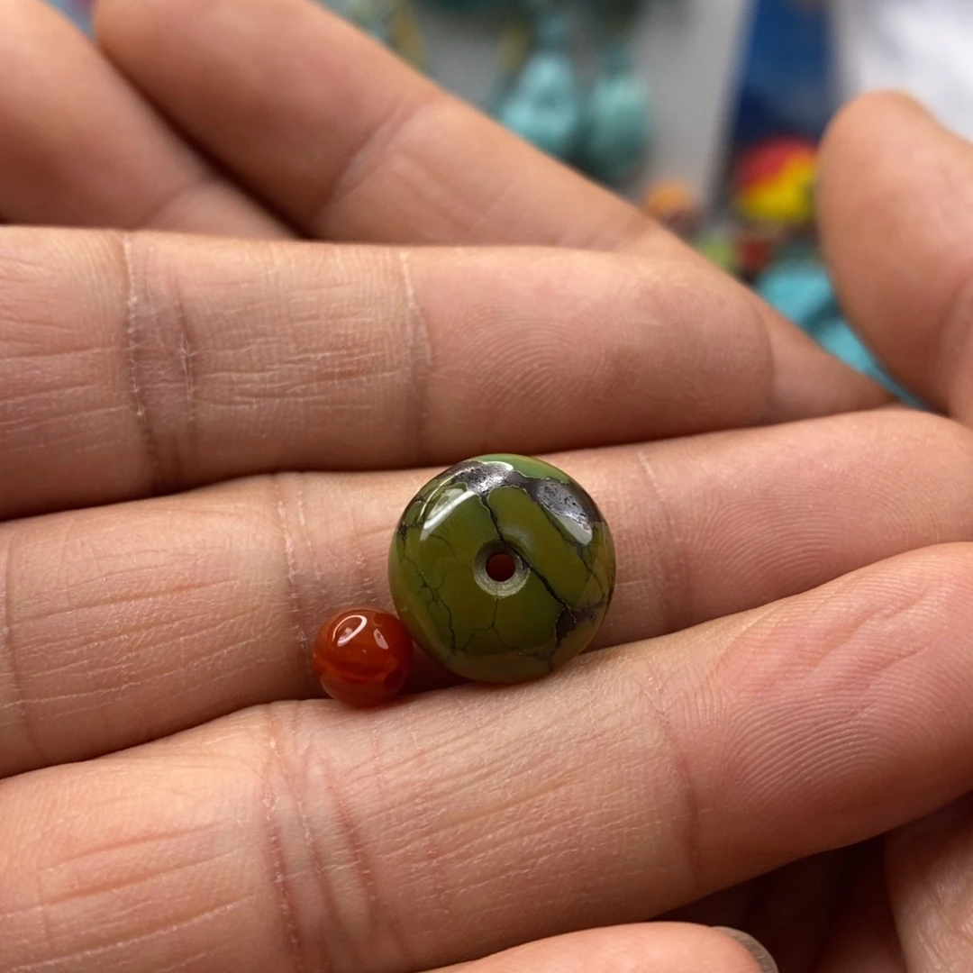 南红玛瑙未镶嵌珠宝奇石