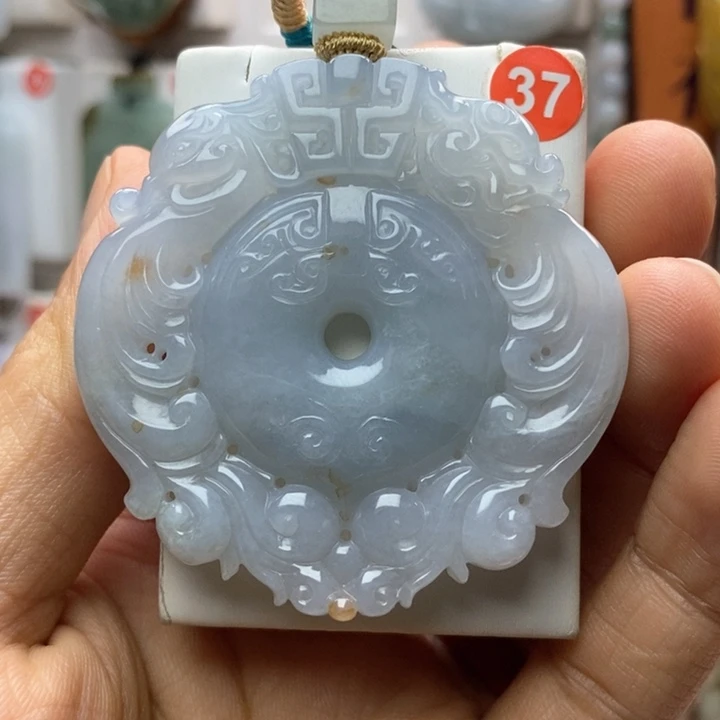 翡翠颈饰未镶嵌每天