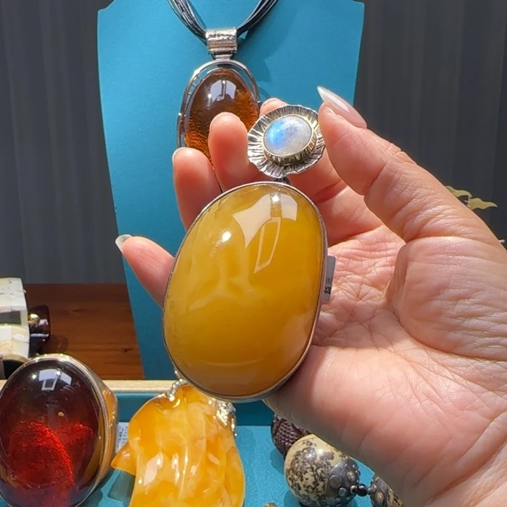 琥珀未镶嵌颈饰波兰设计款琥珀蜜蜡