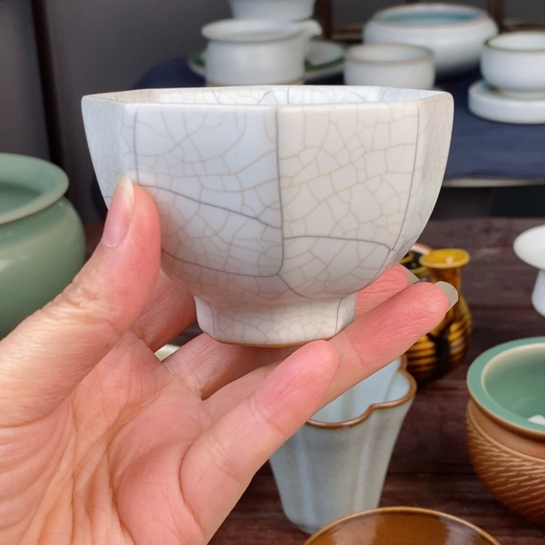 朱砂胎月白传世哥窑 金丝铁线 八方杯
