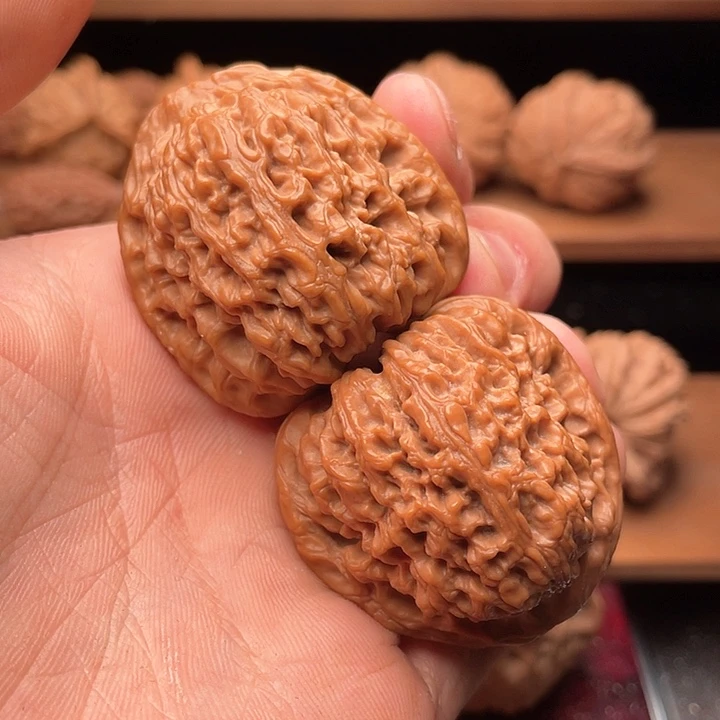 吊坠文玩核桃ジ****࿐40毕业高货老树南疆石