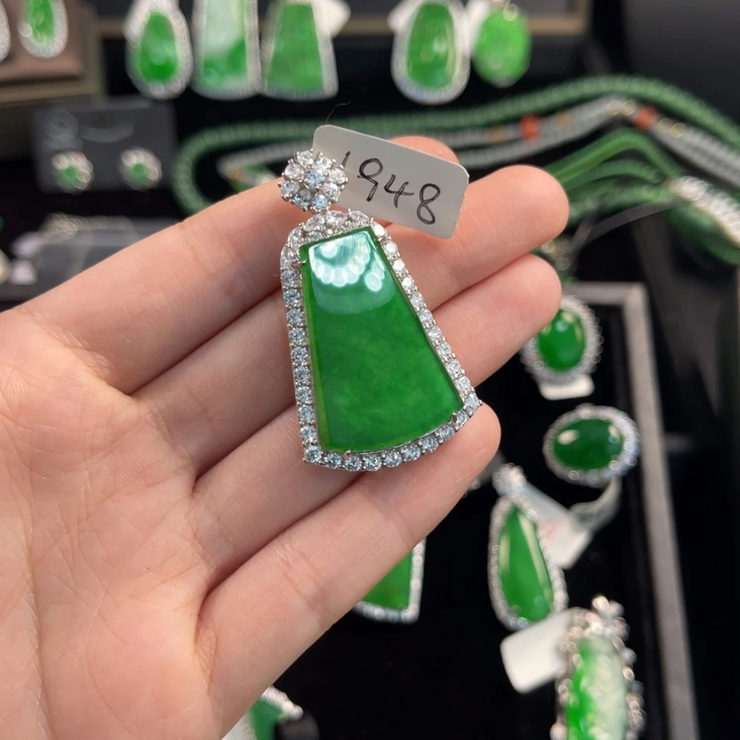 翡翠银S925镶嵌戒指无事牌吊坠