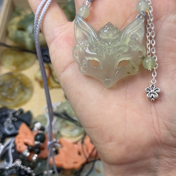 蛇纹石玉合金颈饰