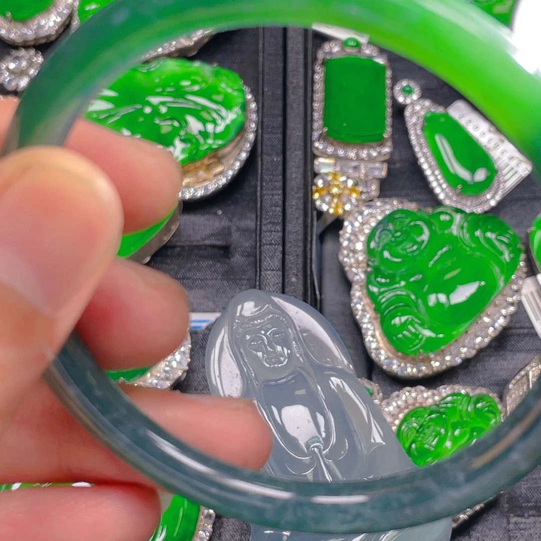 翡翠未镶嵌吊坠(不含链)