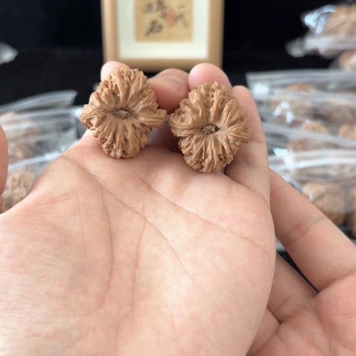 文玩核桃吊坠筱**东南将