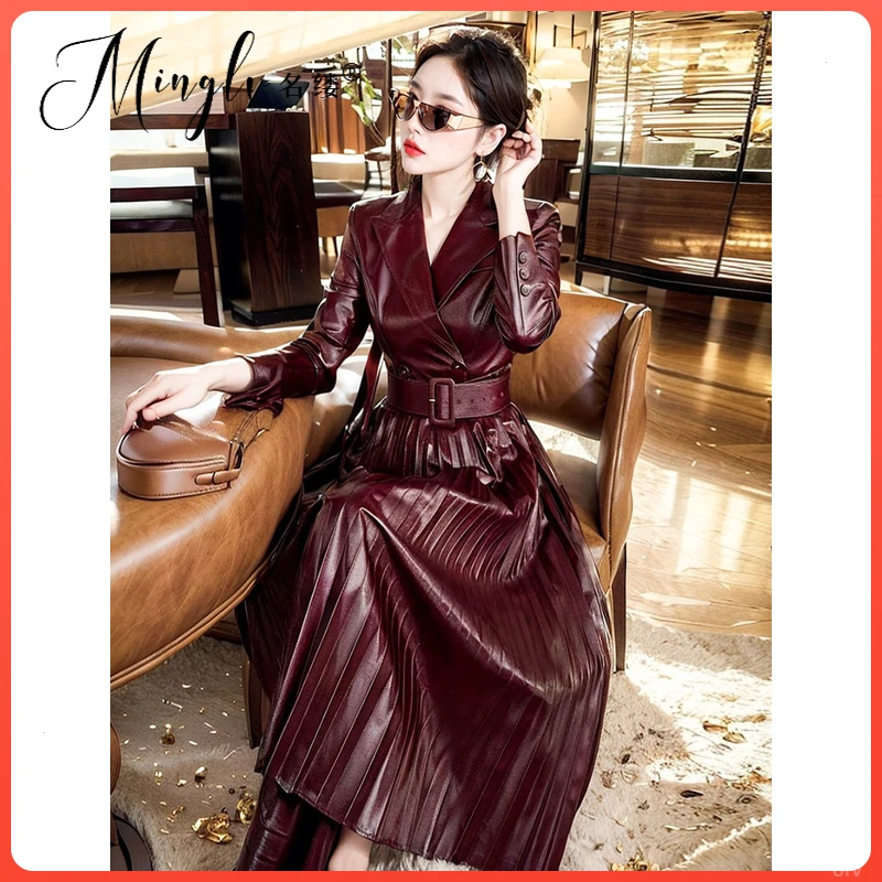 2025年连衣百褶秋季高级感皮裙复古时尚大摆酒红色御姐中长款收腰