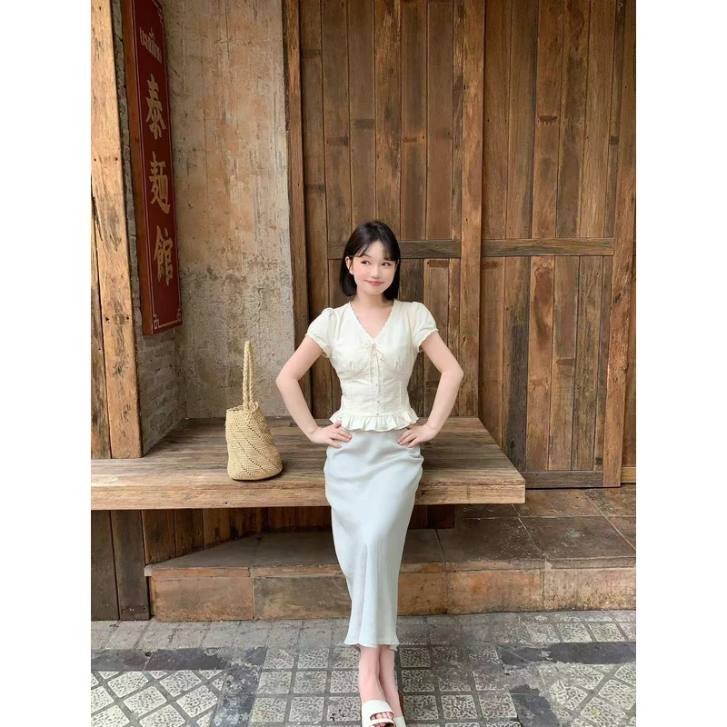 板栗西西《季夏记》法式设计感气质小众修身收腰显瘦时尚短袖上衣