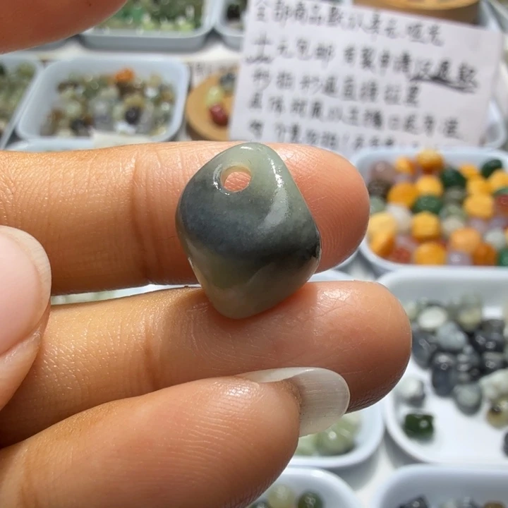 和田玉未镶嵌珠宝奇石