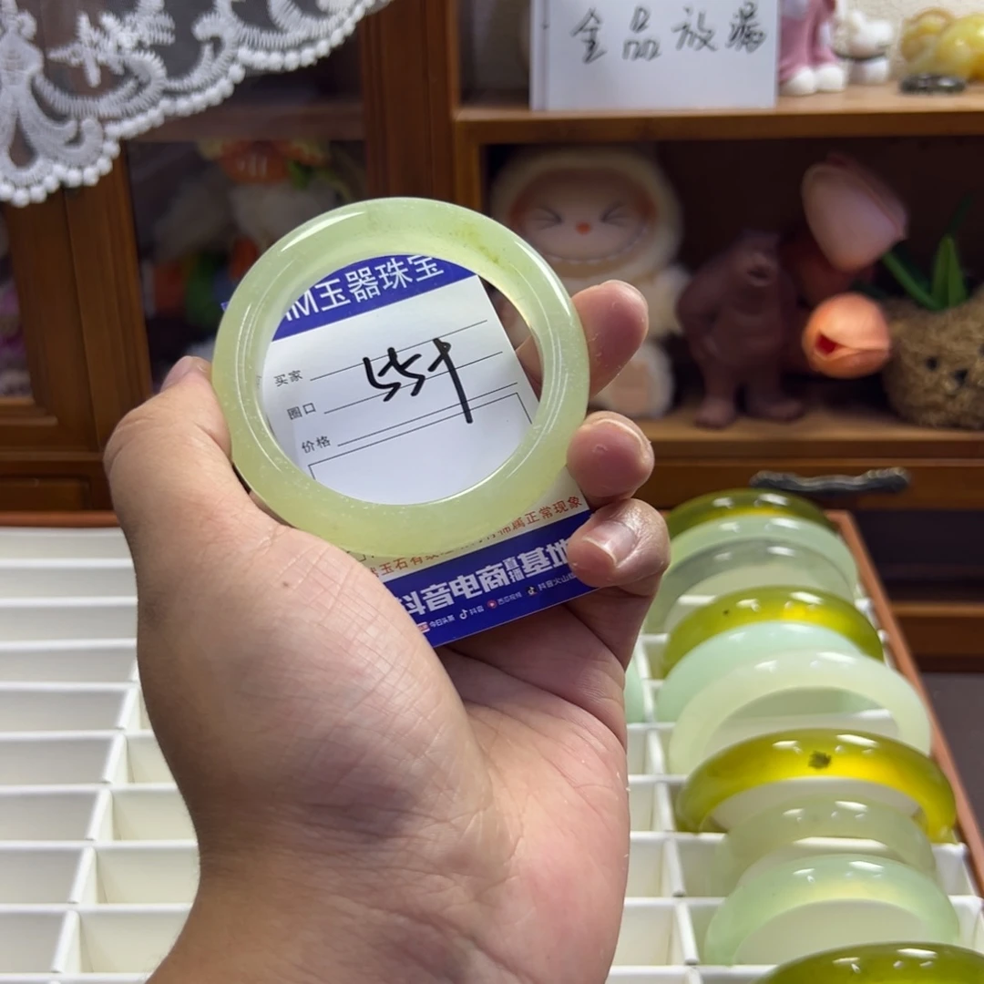 蛇纹石玉未镶嵌手镯599