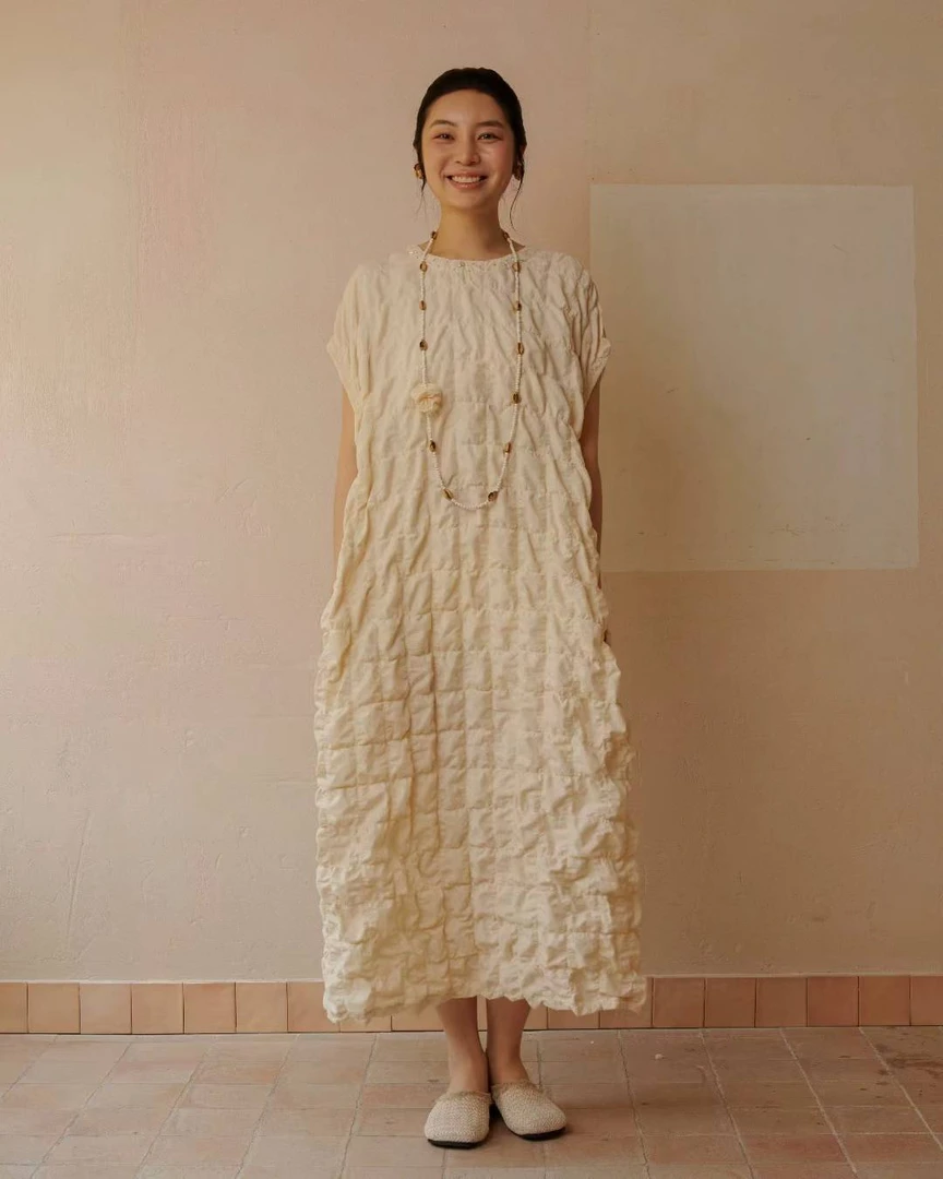 垒土原创肌理感盐缩格子连衣裙0296