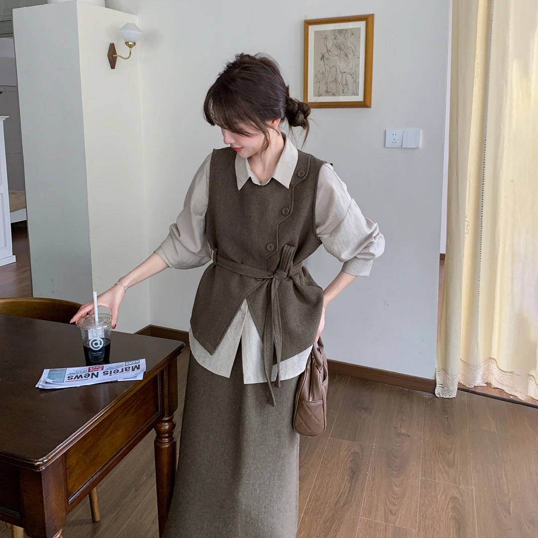 法式轻奢贵气感早秋穿搭女2025新款通勤衬衫叠穿马甲半身裙三件套