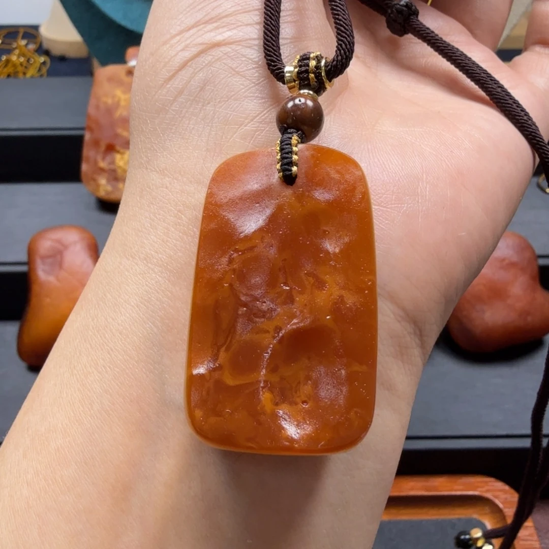 琥珀吊坠(赠链)未镶嵌