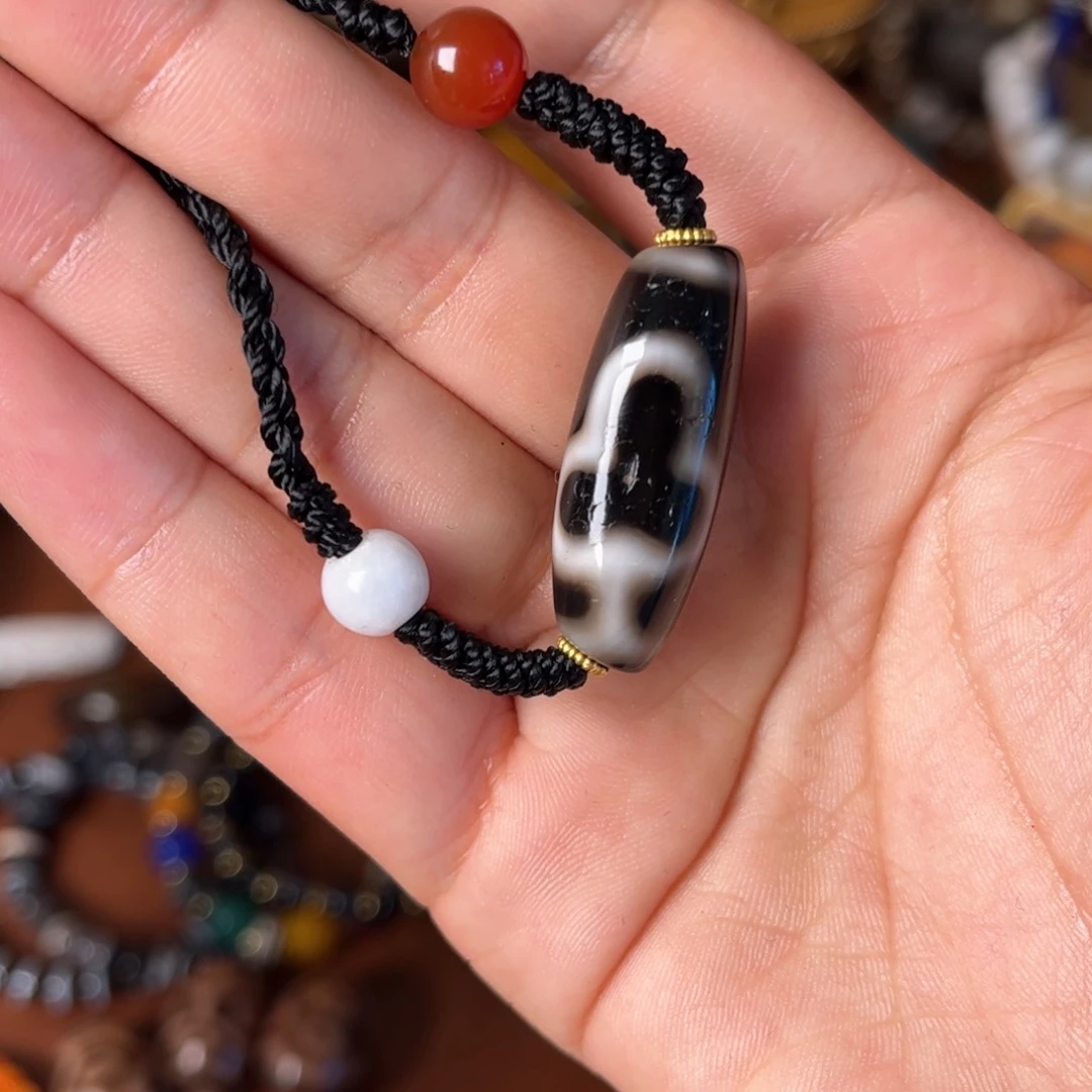 未镶嵌颈饰玛瑙/玉髓（覆膜）玉**龙