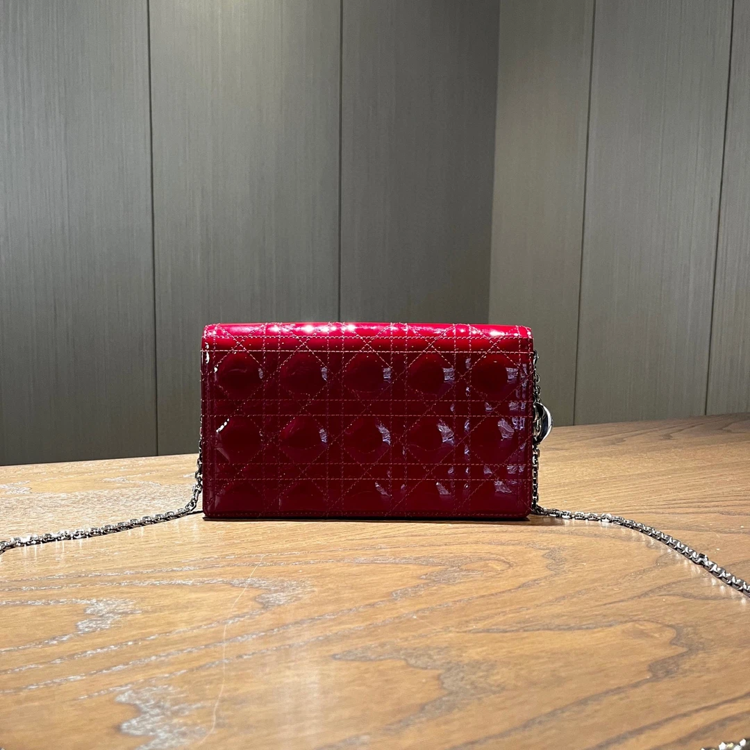 99新 DIOR/迪奥 Dior迪奥 漆皮链条包 尺寸22×12 yz