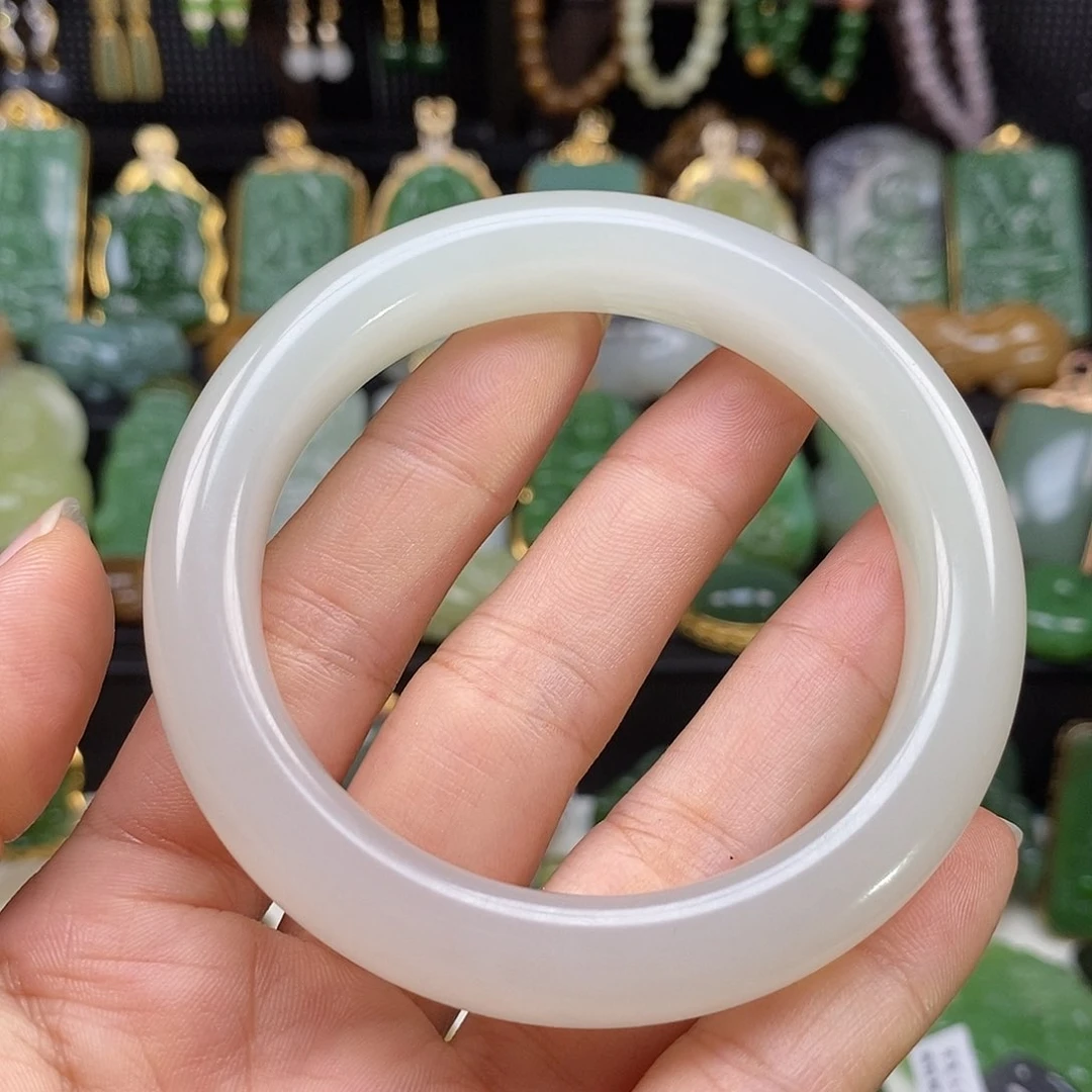 和田玉未镶嵌颈饰57.6