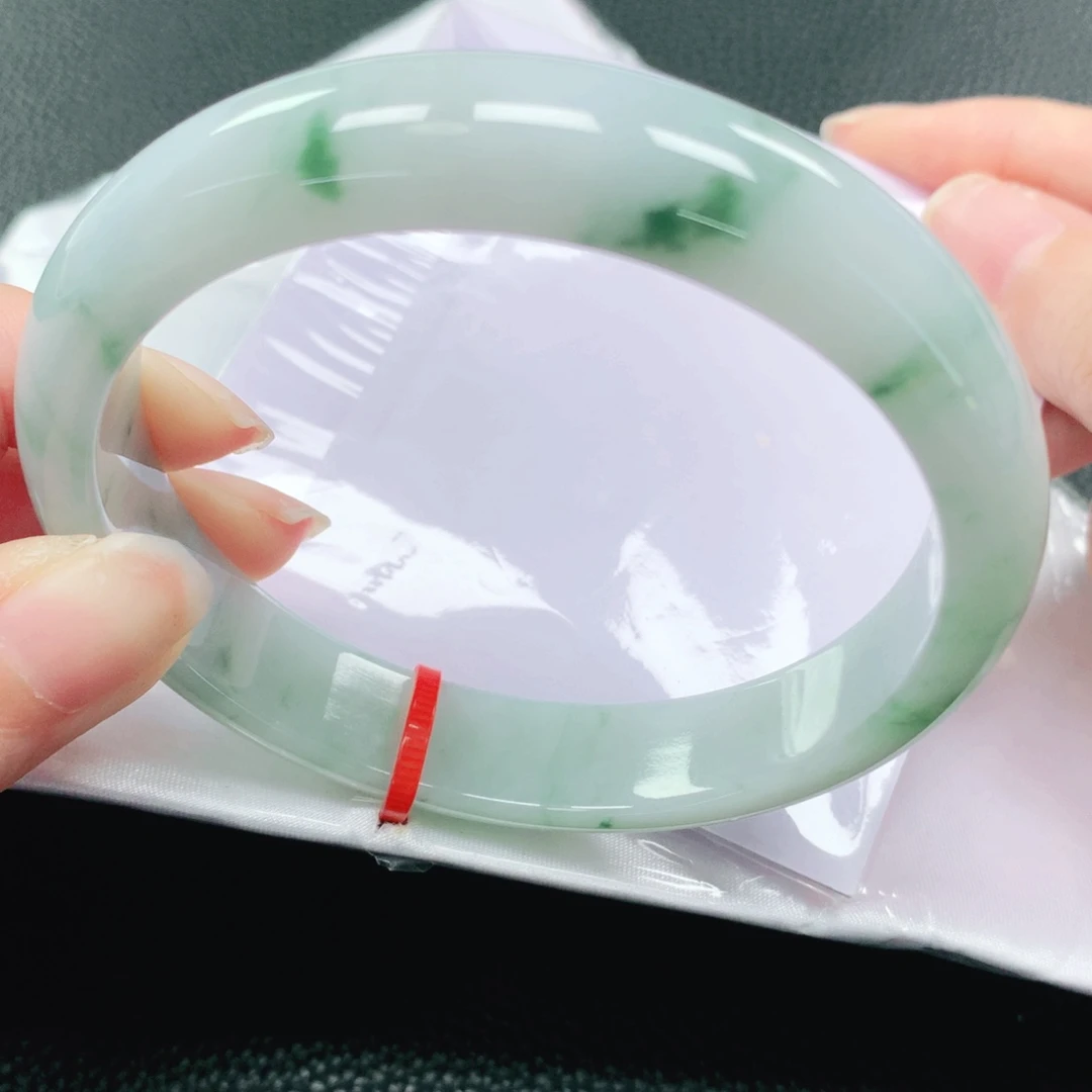 翡翠手镯未镶嵌62圈