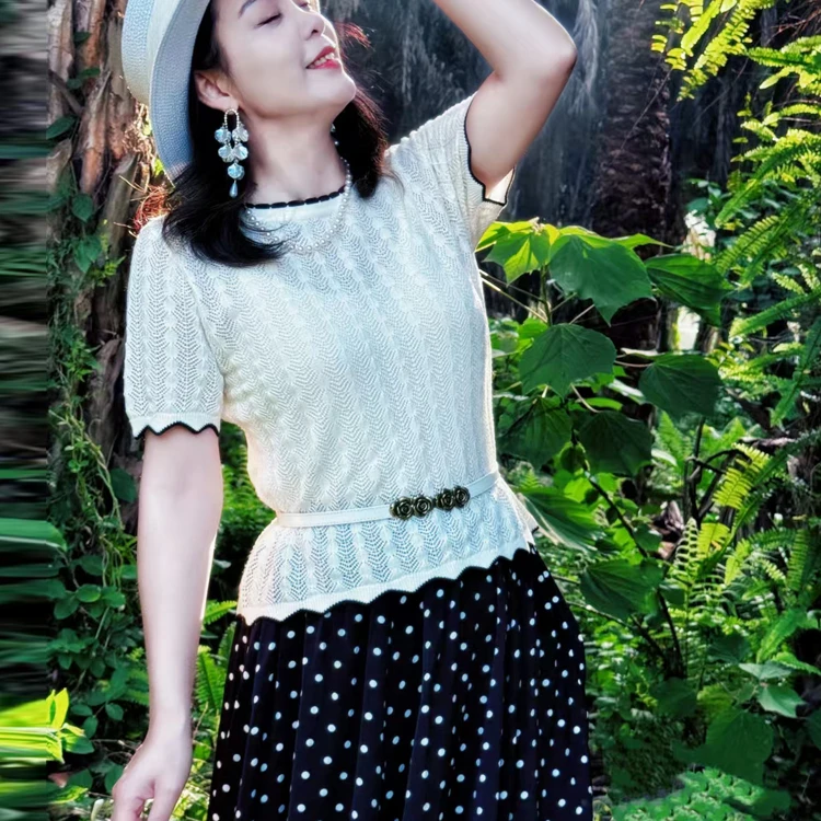 镂空织花针织衫圆领T恤微宽松显瘦版型白色镂空内搭针织T恤上衣