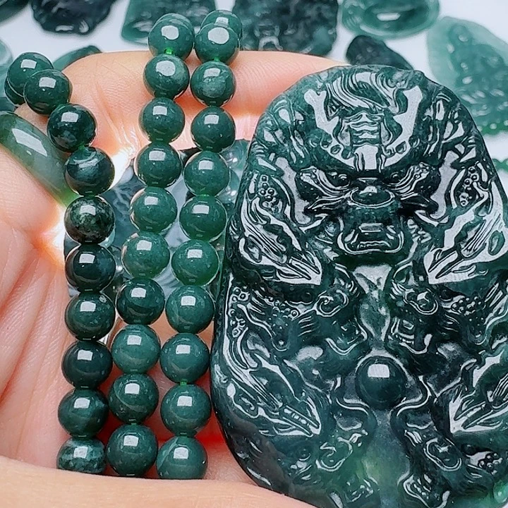 翡翠未镶嵌颈饰111