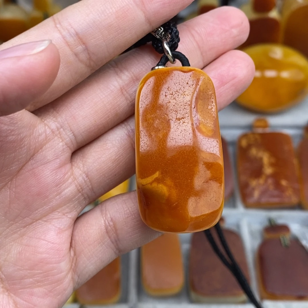 琥珀未镶嵌珠宝奇石