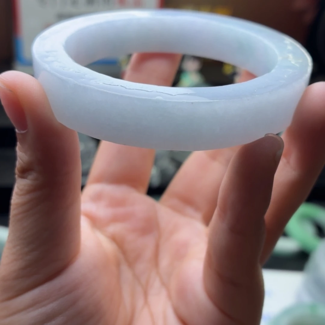 定制翡翠未镶嵌翡翠手镯多样性发一翡翠