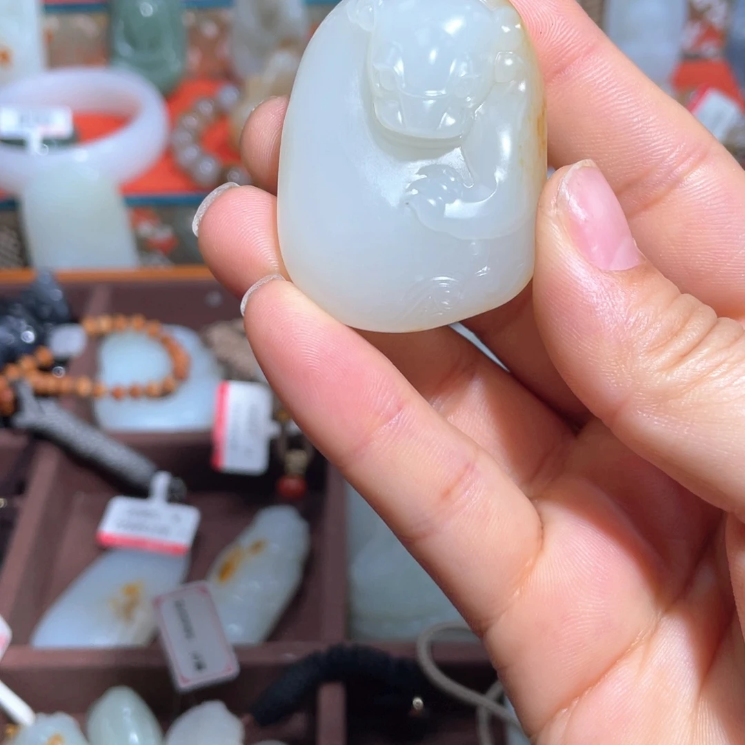 颈饰未镶嵌和田玉（白玉）舍*得