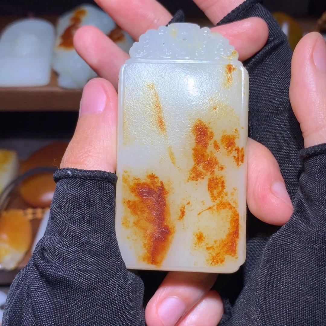 西***行颈饰未镶嵌和田玉