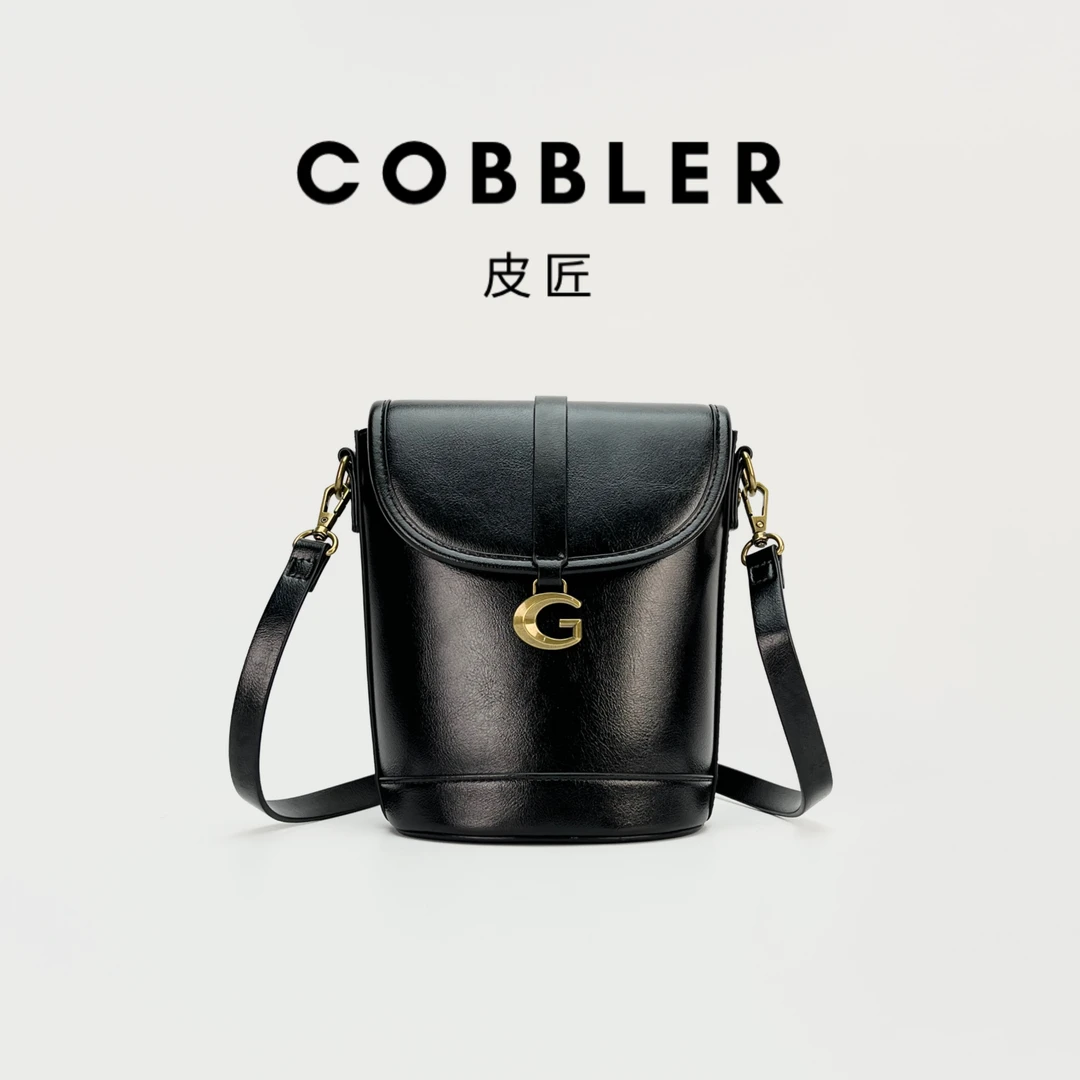 【皮先生】设计款2950水桶包单肩斜挎通勤时尚小众百搭简约女包包