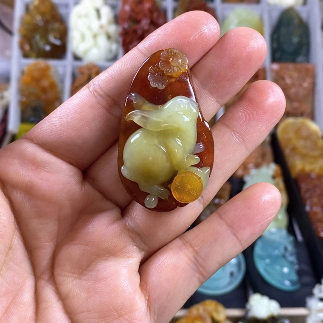 合金蛇纹石玉颈饰幸*鹅