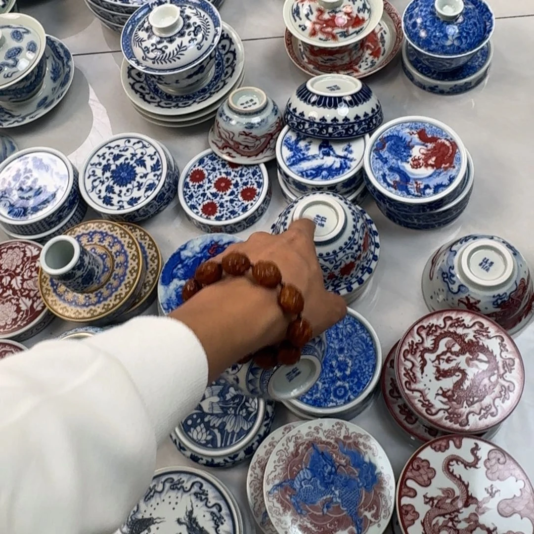 杯青花缠枝莲大压手