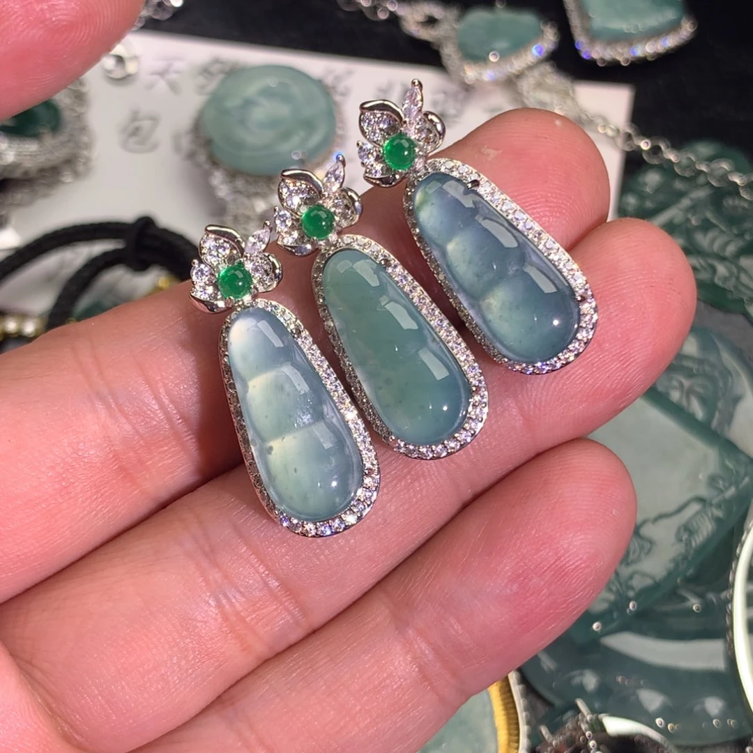 翡翠颈饰未镶嵌福豆