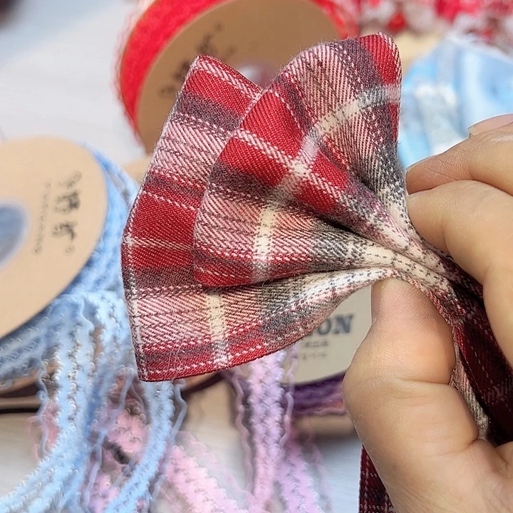 大红毛呢格子8和12的各5码