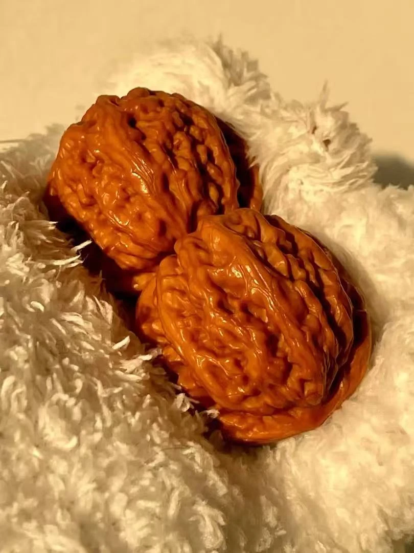 核桃一对