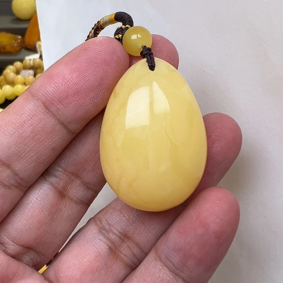 蜜蜡未镶嵌裸石10.22克