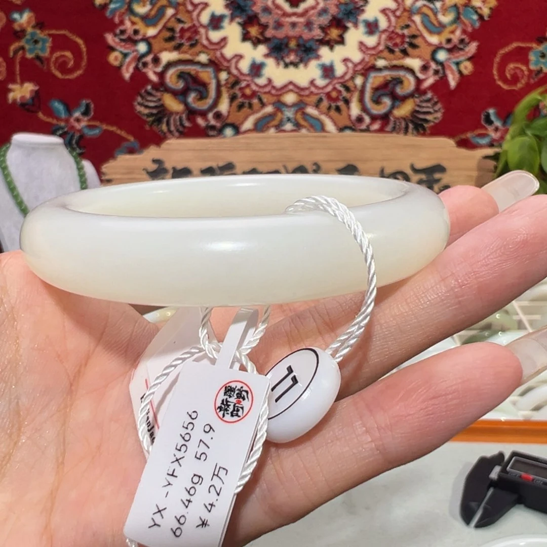 未镶嵌手镯和田玉老坑和田羊脂白玉手镯