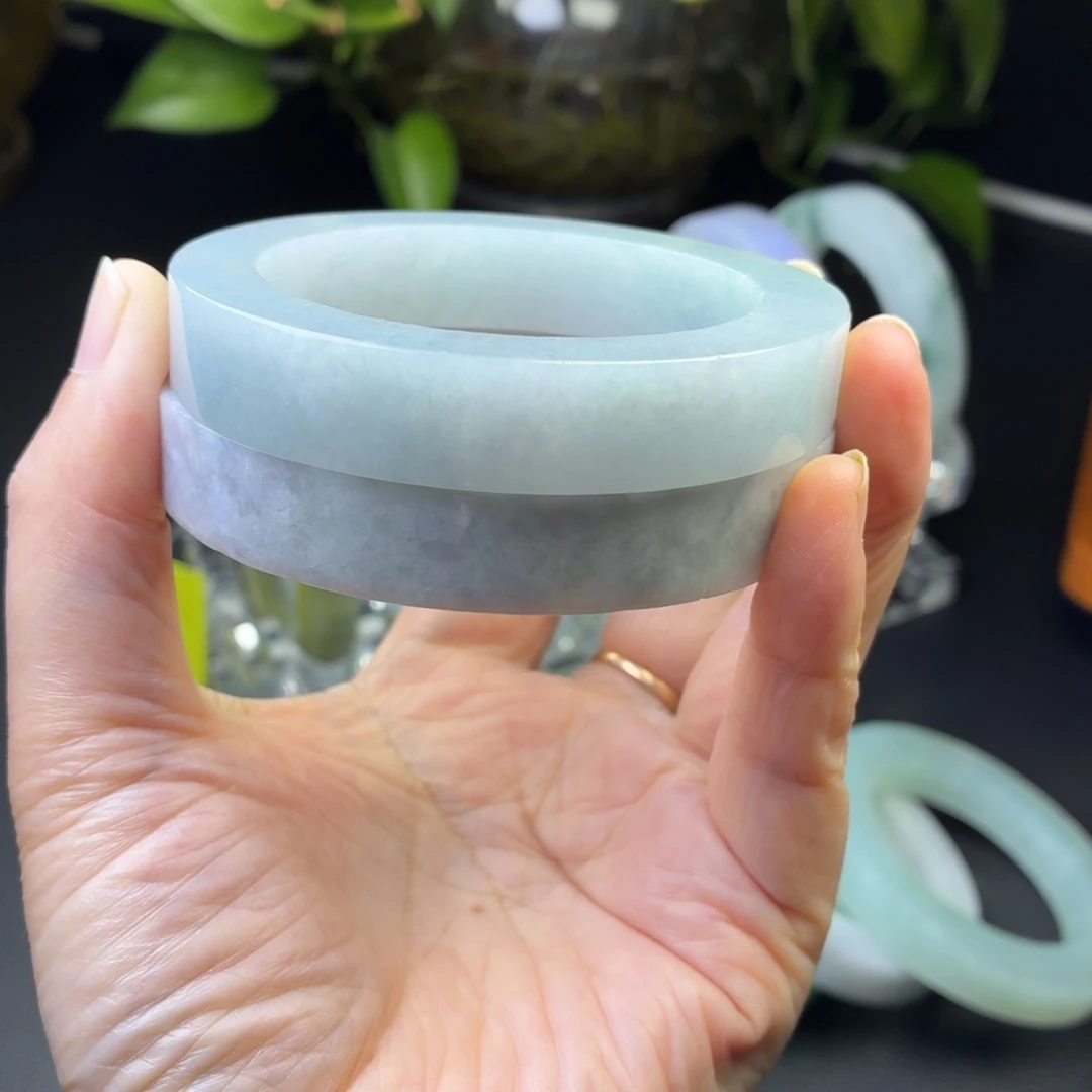定制翡翠未镶嵌翡翠手镯