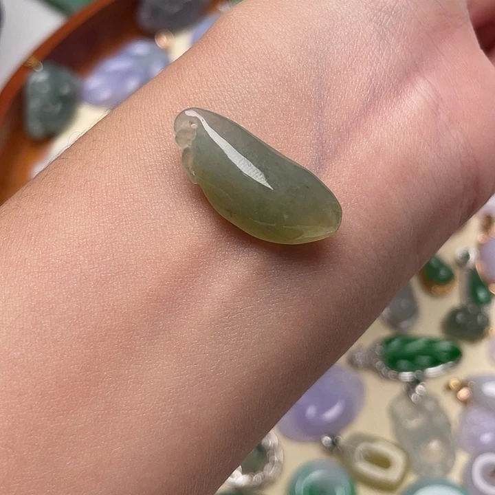 翡翠未镶嵌颈饰11