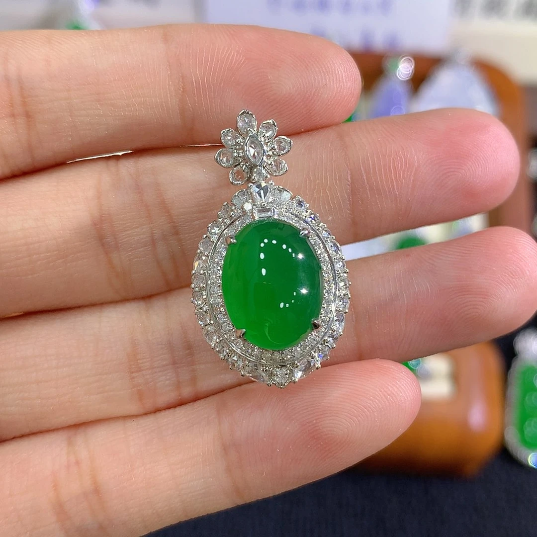 【闪购商品】吊坠(不含链)18K金镶嵌翡翠蛋面